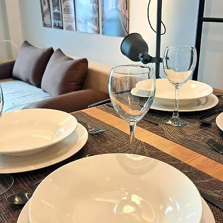 Polis Apartment
