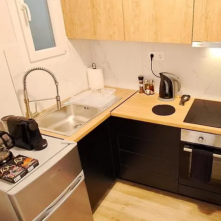 Polis Apartment *