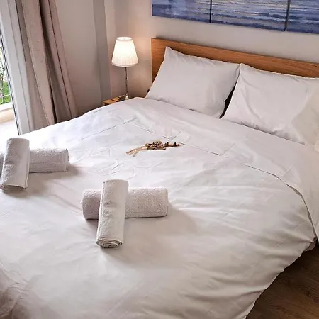 Polis Apartment